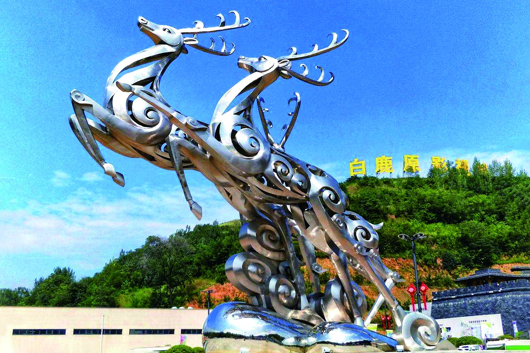 白鹿魂 · 主题雕塑项目主图